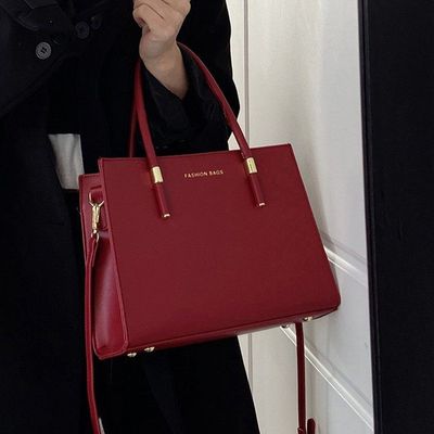托特UR新款手提潮红色单肩斜挎包