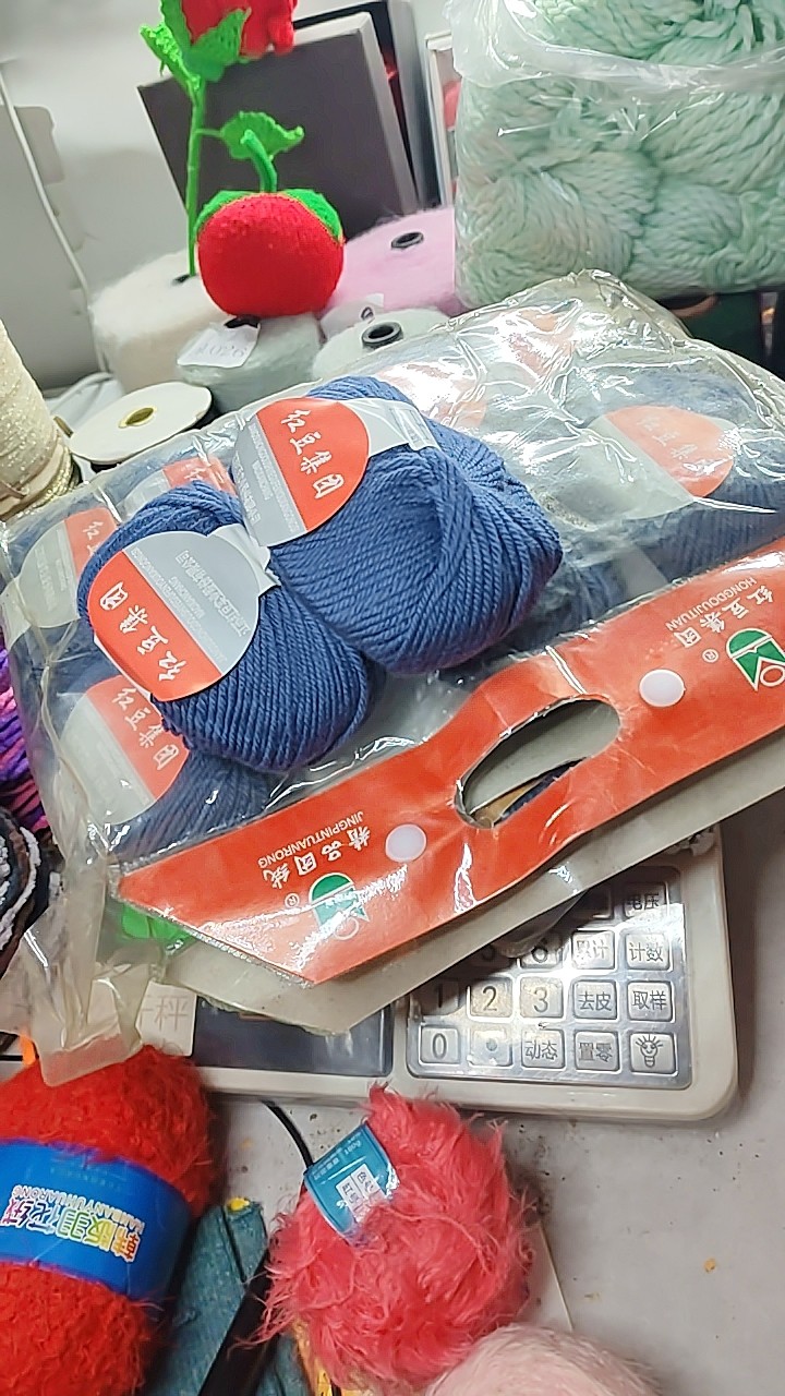 纤万家1公斤纯羊毛中粗线手工编织毛线毛衣外套围巾线,服饰配件/皮带/帽子/围巾,毛线,淘宝优惠券,粉丝福利购,淘宝优惠卷
