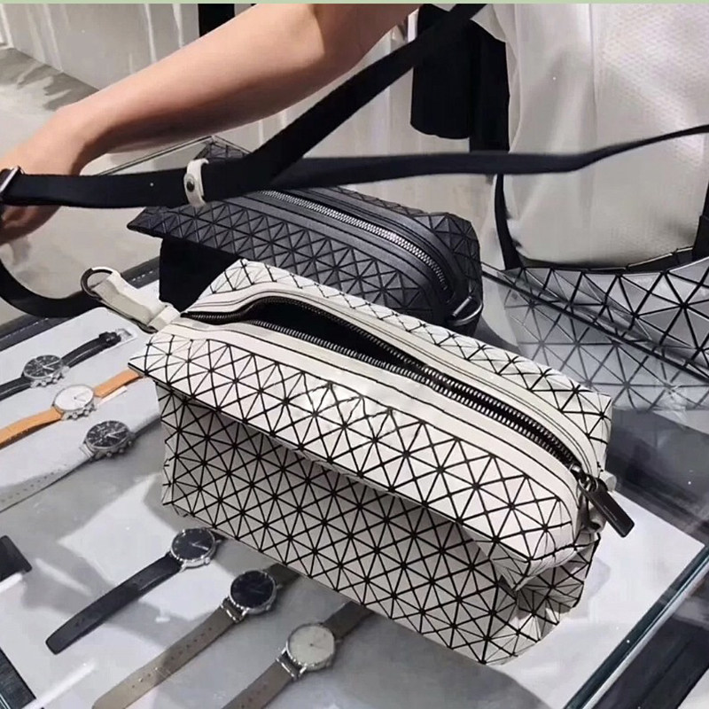 日本三家SADDLE BAG相机包宅菱格超酷哑光男女情侣单肩斜跨小方包