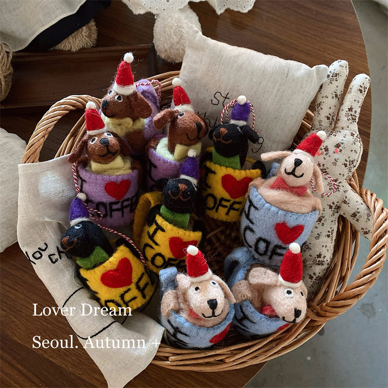 韩国秋冬新款彩色字母羊毛毡杯子小狗挂饰 可爱钥匙扣包包挂件女