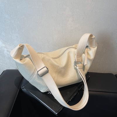 大容量包包女2025新款休闲百搭单肩斜挎包小众设计时尚通勤饺子包