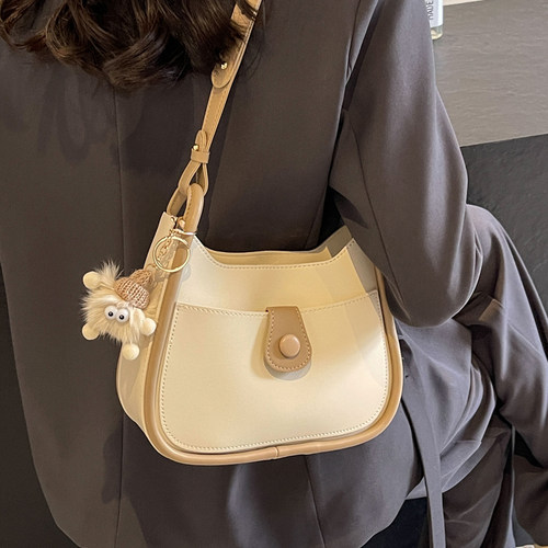 今年流行包包女2026新款春夏百搭女士单肩腋下包斜挎包小包马鞍包