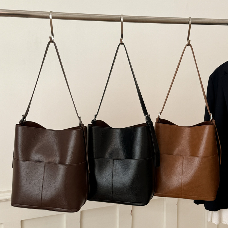 高级感软皮水桶包女2025新款秋冬复古百搭单肩斜挎包大容量托特包,箱包皮具/热销女包/男包,水桶包,淘宝优惠券,粉丝福利购,淘宝优惠卷