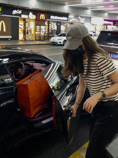 2025早春新款字母印花圆领短袖T恤女修身显瘦百搭上衣男女款