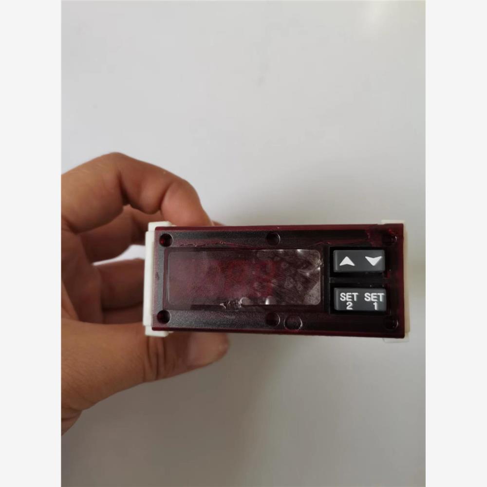 议价拆机意大利小精灵温控器XT120C-5C0TU有破损介意者慎