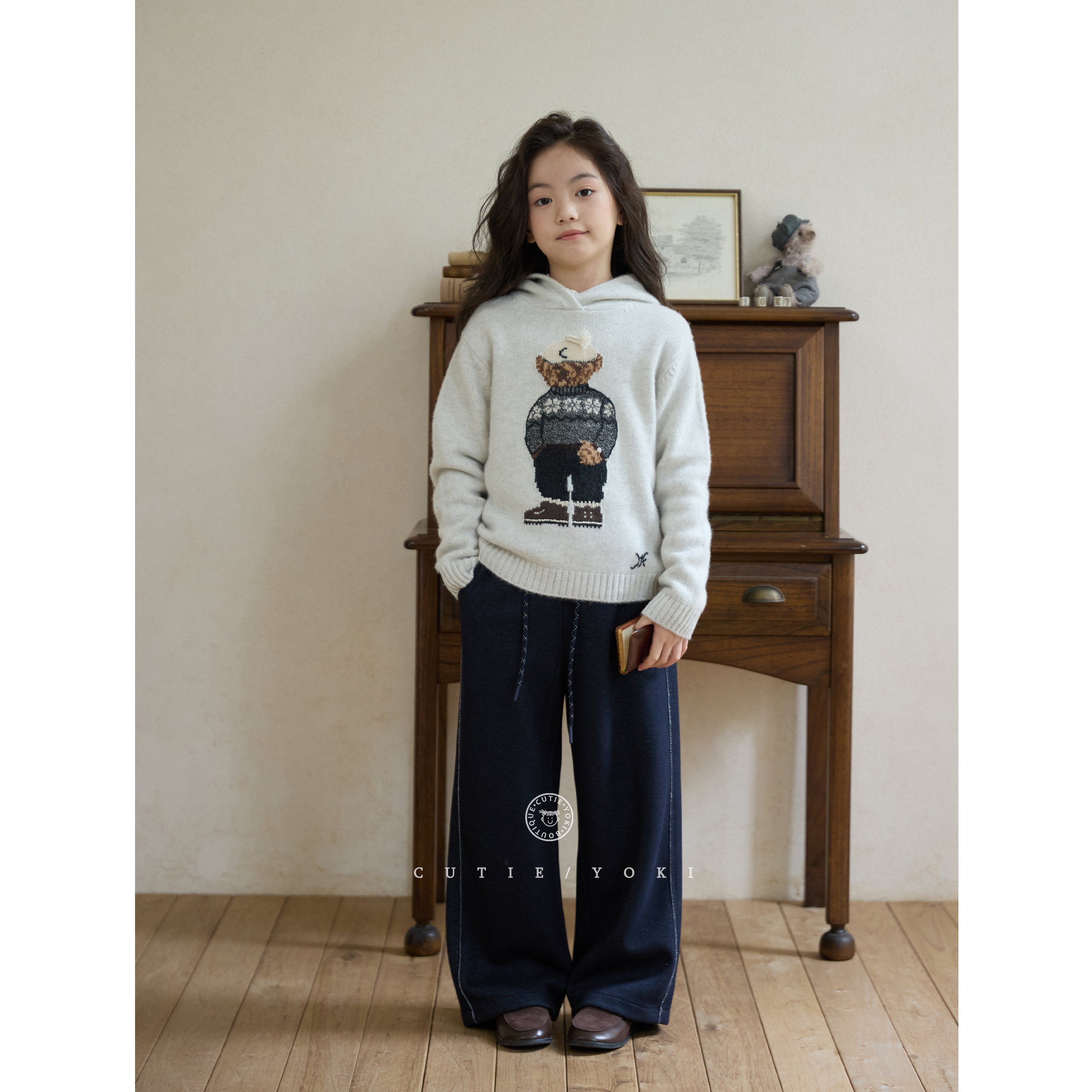 YOKI家童装亲子毛衣3条毛手工刺绣连帽小熊100山羊绒加厚羊绒衫