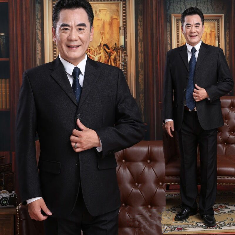 中老年人西装男士居家居家休闲