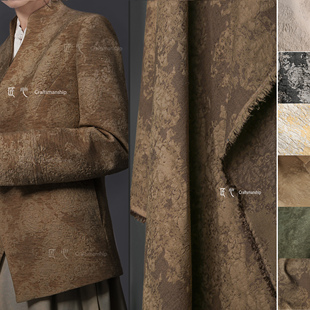 褐色暗花伤痕炒色棉麻—重水洗布料风衣外套裙肌理服装 设计师面料