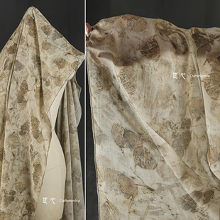 枯萎黄杏叶斑驳肌理天丝布植物染图案印花柔软裙子服装设计师面料