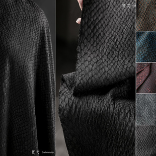 黑色灰色方格子蛇皮纹提花  立体肌理西装外套风衣服装设计师面料