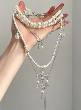 甜酷多层叠戴十字珍珠锁骨链