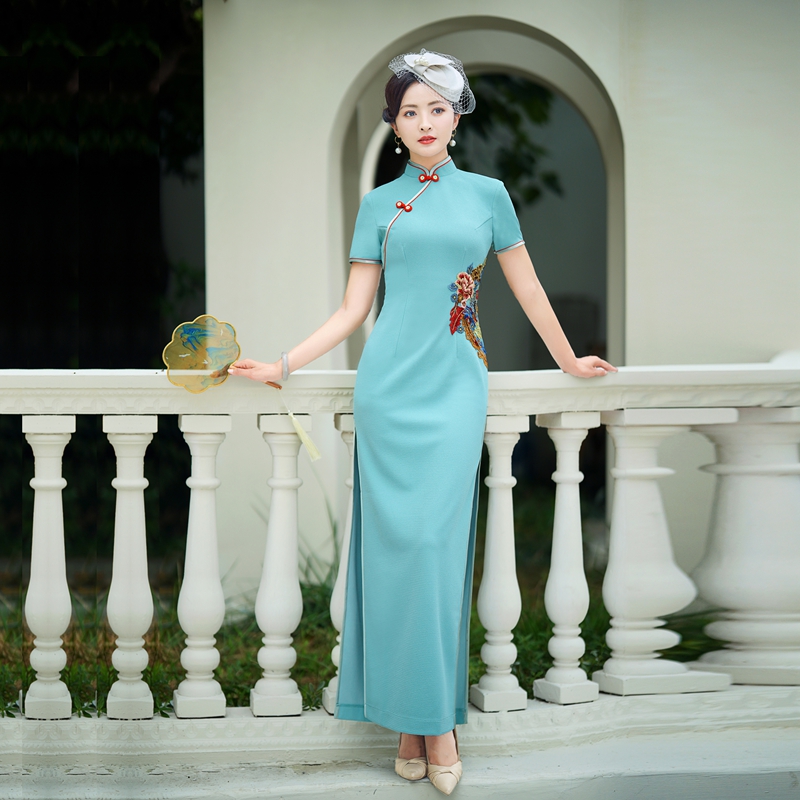 2025夏优雅改良刺绣真丝走秀旗袍