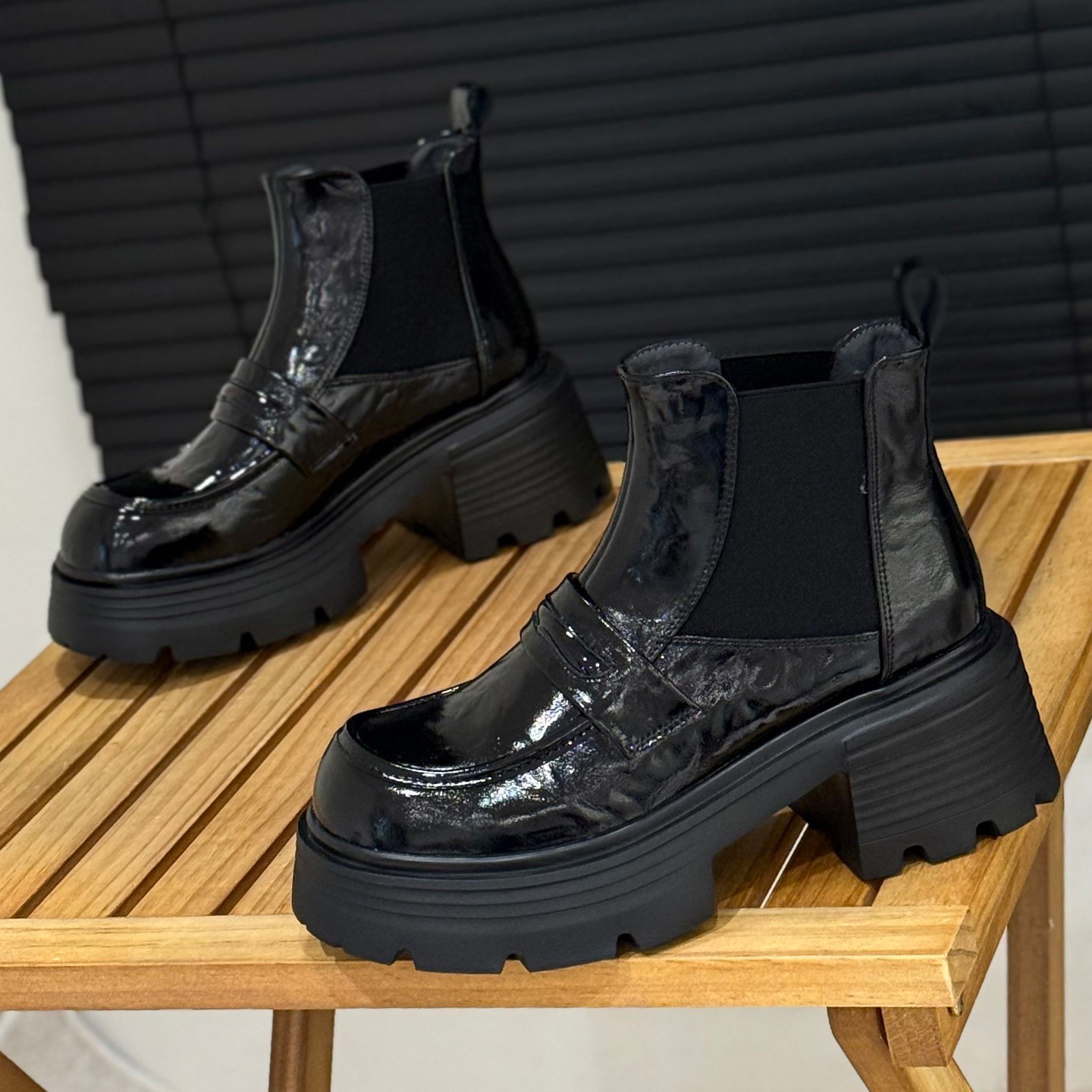 英伦风粗跟马丁靴女7cm套筒短靴