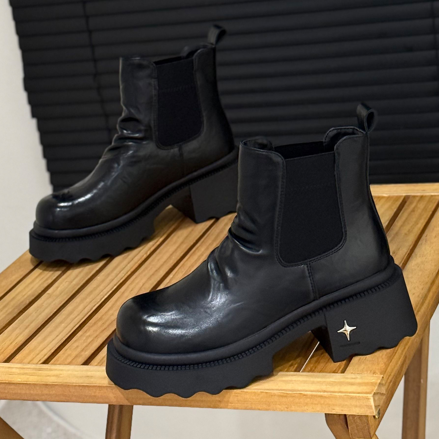 6cm增高粗跟马丁靴英伦套筒短靴