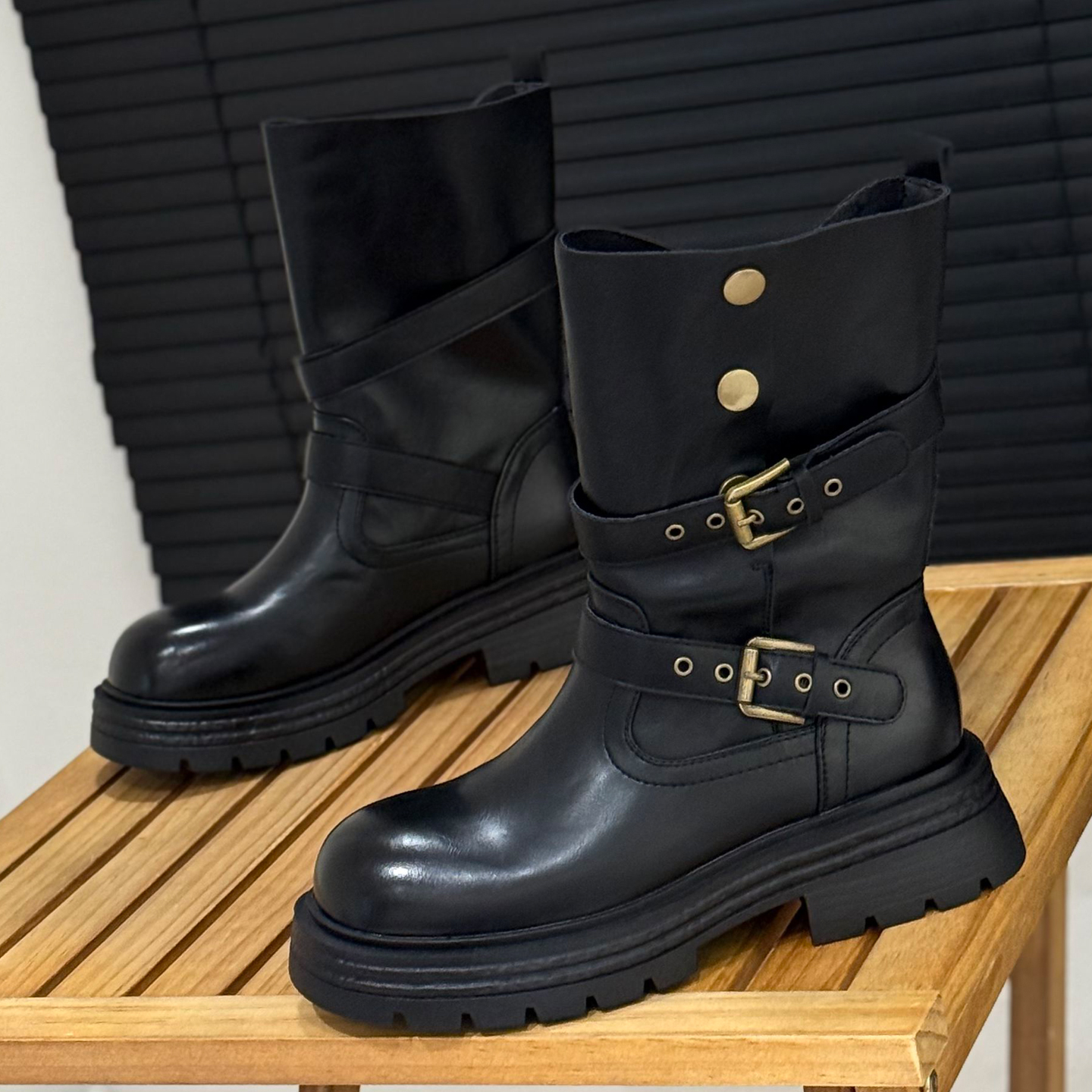 粗跟套筒马丁靴皮带扣中筒西部靴