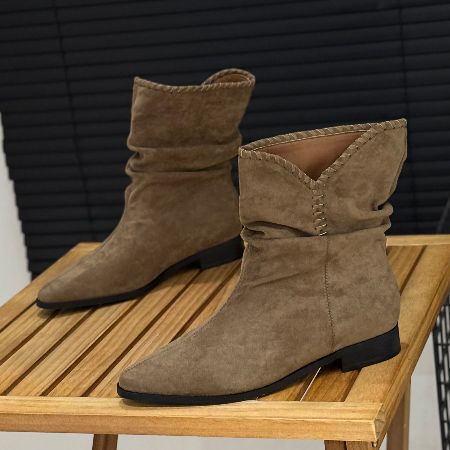 复古西部牛仔靴女粗跟绒面中筒靴