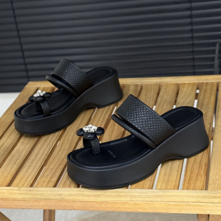 水钻时尚 新款 仙女风厚底轻便防滑夹趾凉拖 女2026夏季 6cm套趾拖鞋