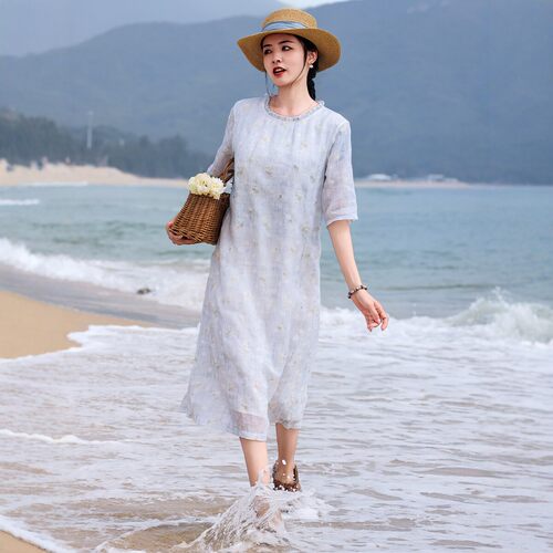 夏季文艺复古苎麻刺绣连衣裙