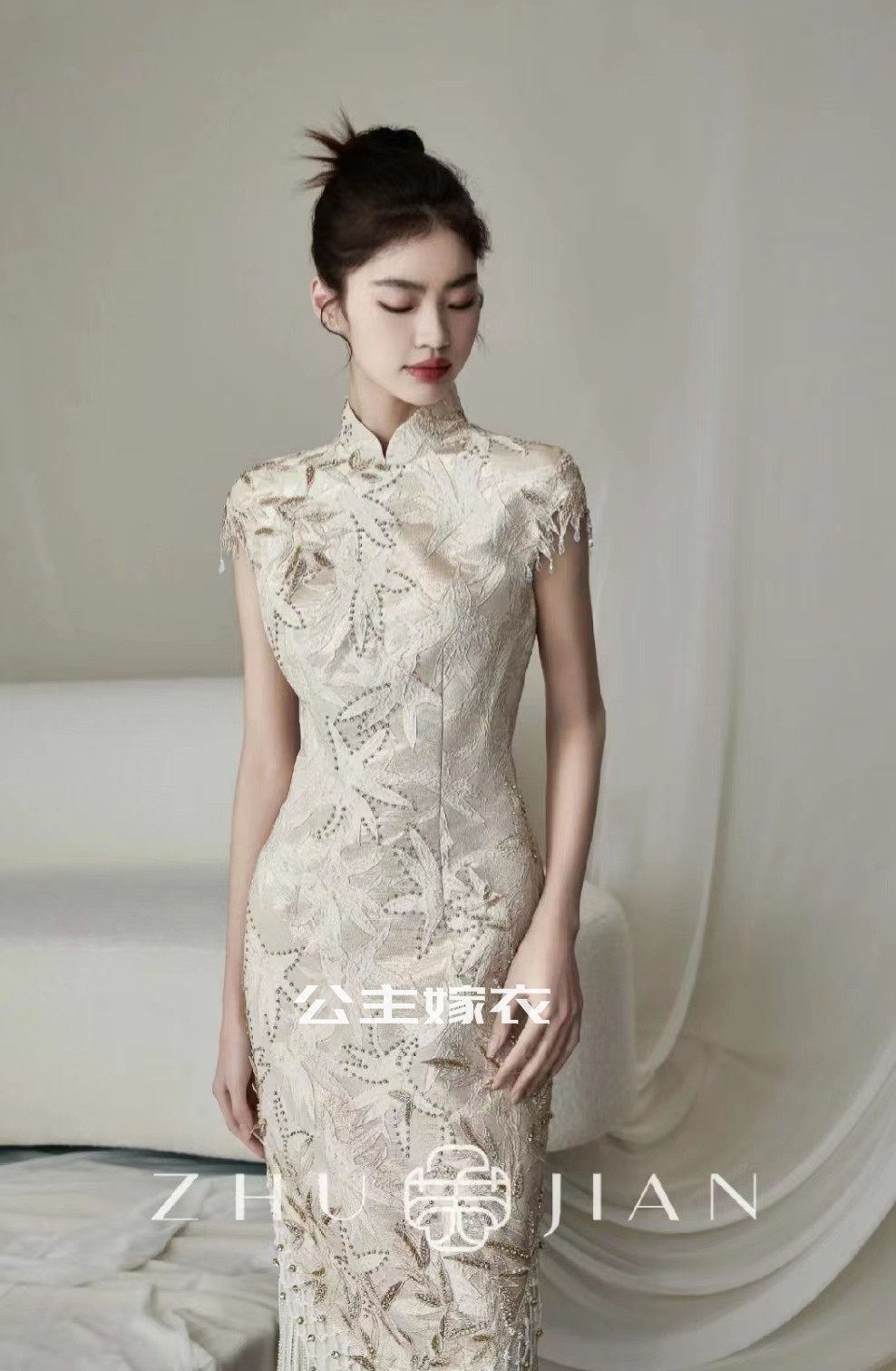 出租赁倒叙主见正版新中式高定旗袍新娘敬酒订婚出门小礼服轻婚纱