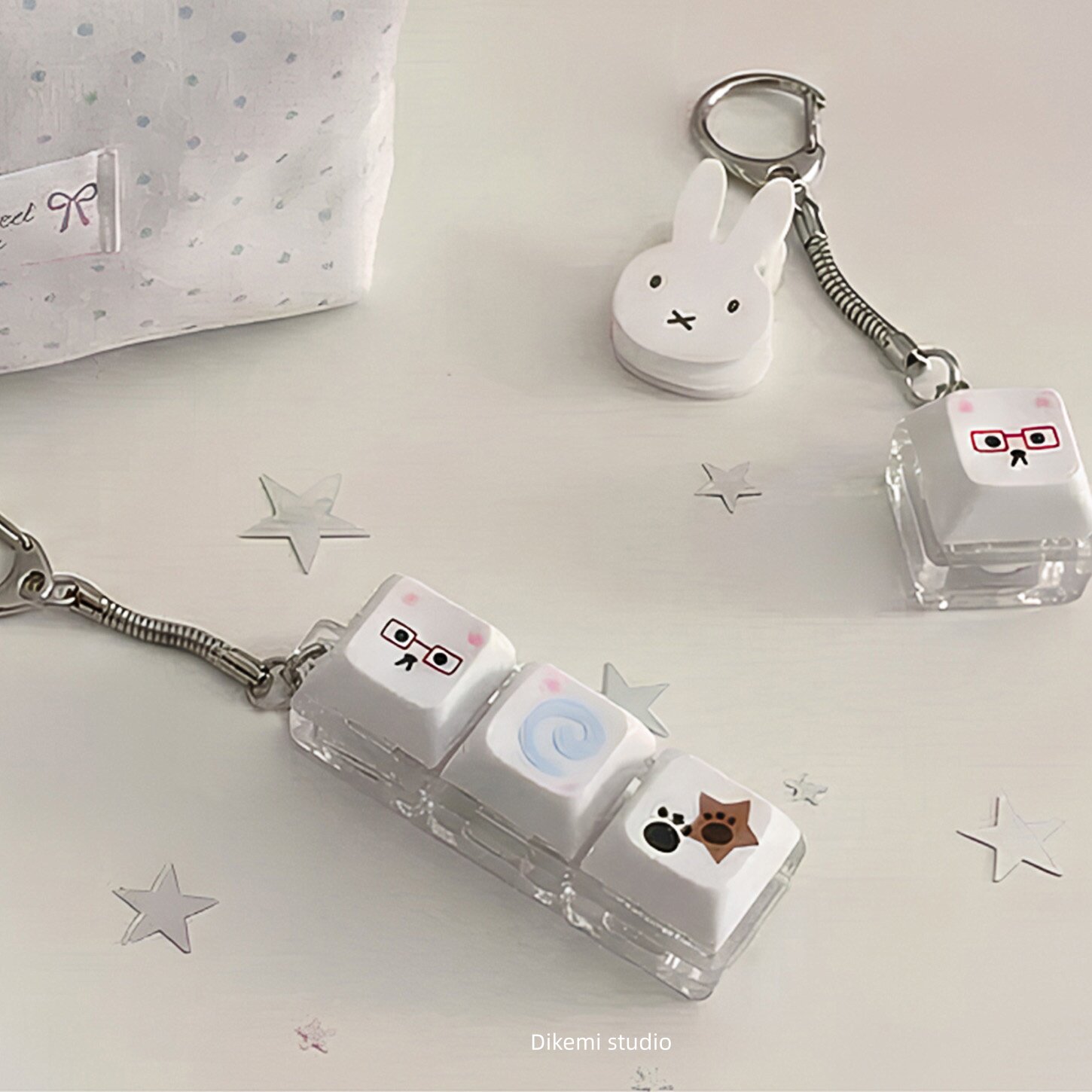 韩系ins小众文创Y2K可爱小熊解压键盘钥匙扣airpods手机包挂件