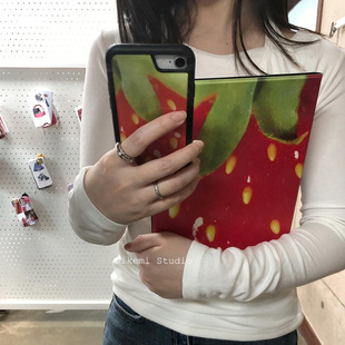 韩国ins小众博主同款甜美草莓黑边软壳适用iphone16promax/15pro苹果13/12/11全包14pro手机保护套