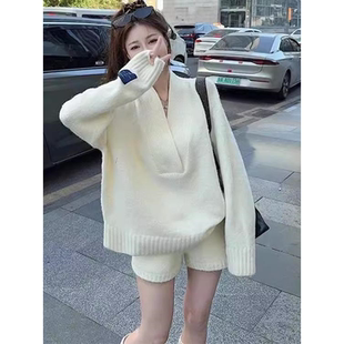 老钱风慵懒松弛感休闲套装女春秋V领宽松针织毛衣高腰短裤两件套