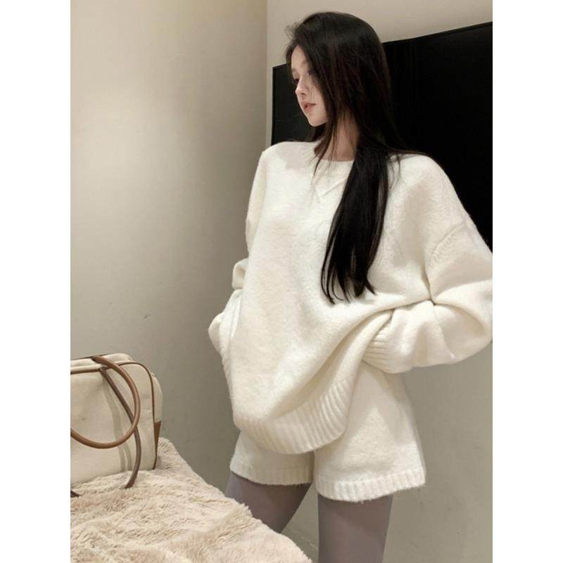 慵懒松弛感套装奶白色宽松长袖套头毛衣女秋季针织直筒短裤两件套,女装/女士精品,时尚套装,淘宝优惠券,粉丝福利购,淘宝优惠卷