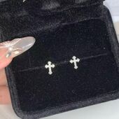 星饰角十字架耳钉女2026新款 小众设计感精致耳环超闪学生百搭耳饰