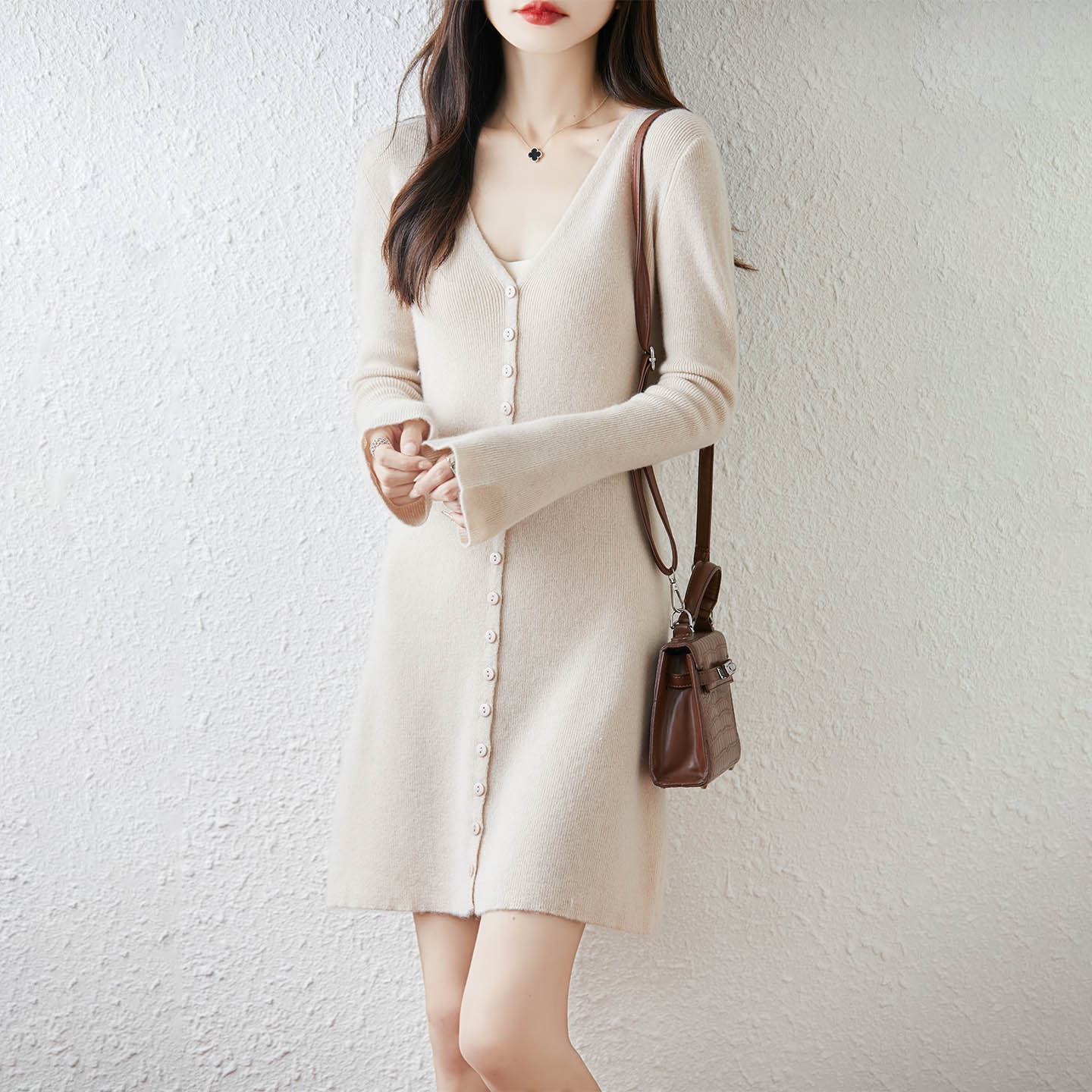 小个子纯羊毛开衫连衣裙喇叭袖