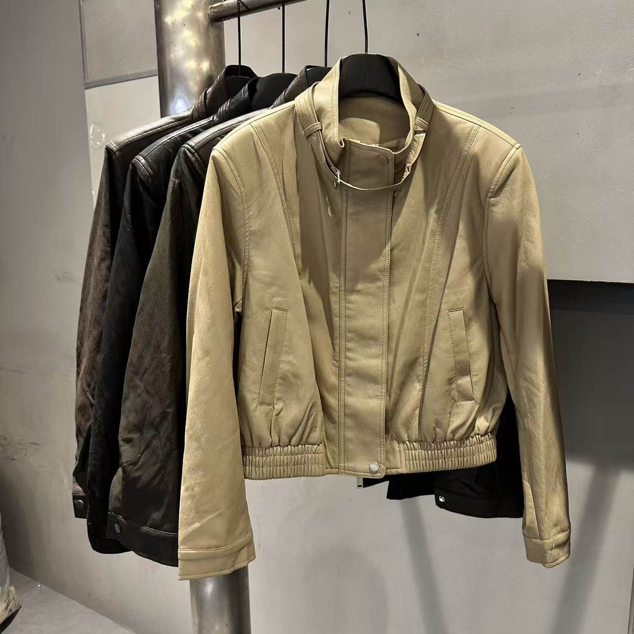 欧洲站秋冬立领短款机车风皮衣女