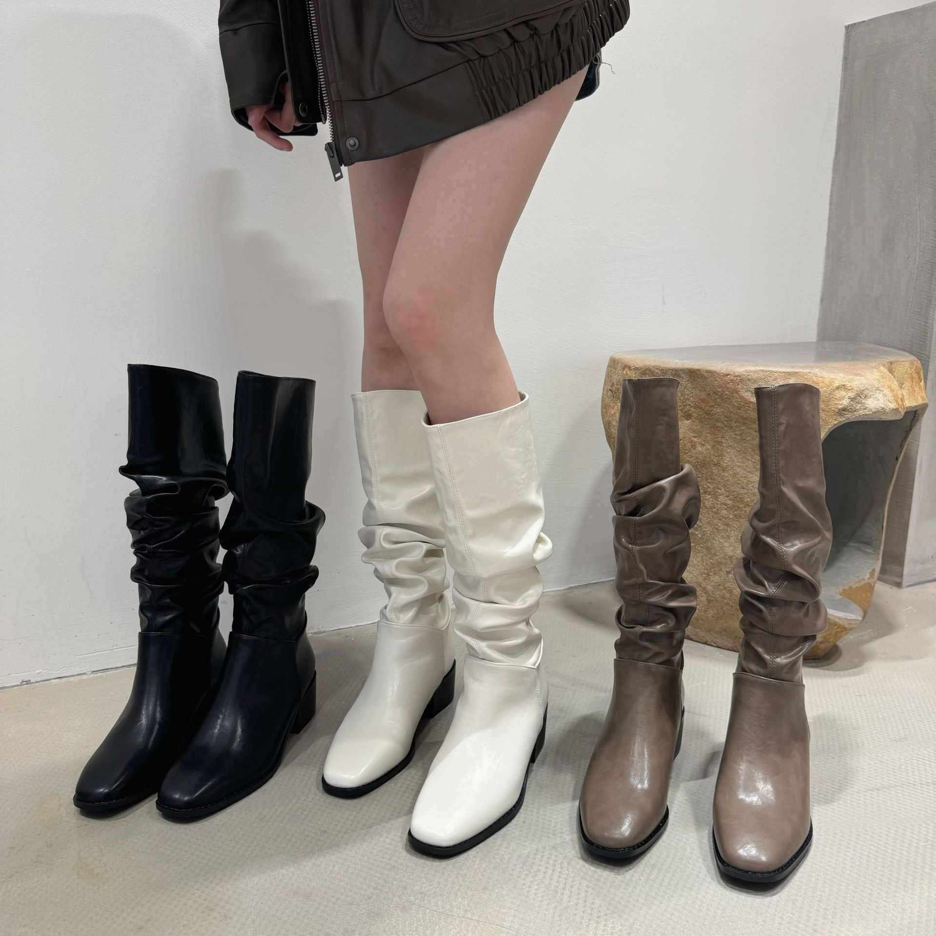 复古风方头堆堆靴女粗跟纯色褶皱