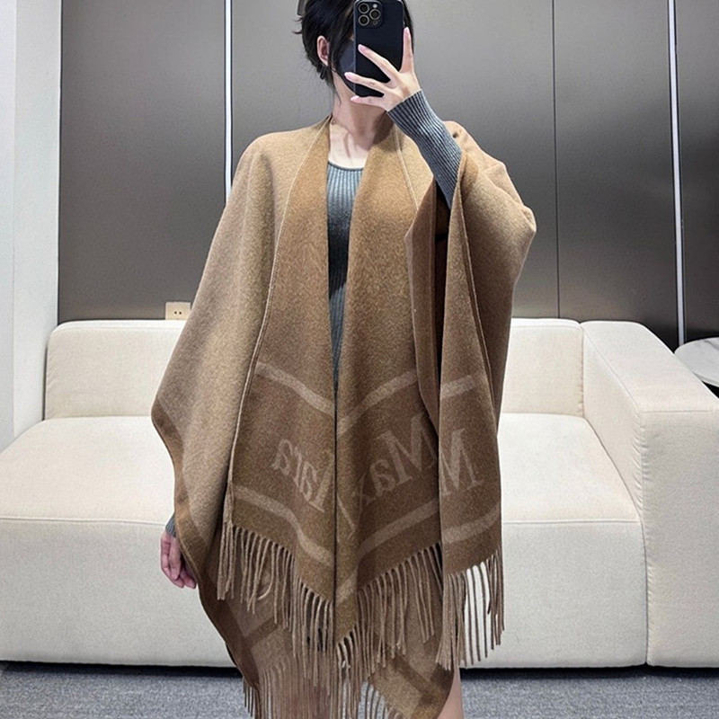 2025秋冬新品女装柔软保暖流苏外搭围巾字母羊毛提花披肩