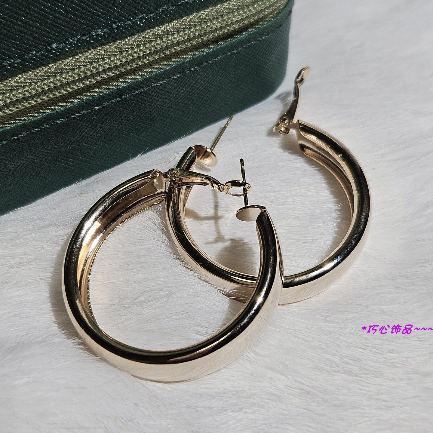 金色宽边圆圈耳环老钱风方圆脸