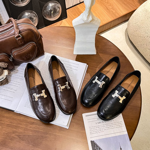 法式复古H扣平底乐福鞋女2026早春新款舒适轻便一脚蹬通勤小皮鞋