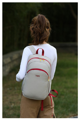 新款可折叠收纳双肩背包女旅行简约休闲轻便户外双肩背包