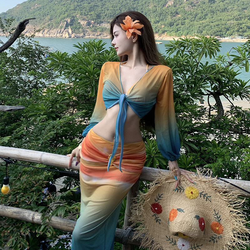 性感度假风渐变色长袖分体比基尼四件套泳衣女显瘦海边泡温泉泳装