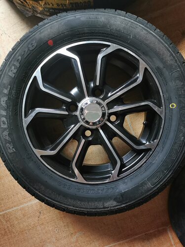 宝骏E100铝合金圈新能源汽车