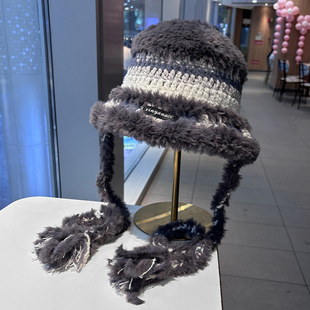 手工拼色麻花辫粉色针织帽子女秋冬季保暖防寒兔毛绒护耳帽显脸小