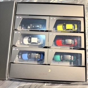 BMW宝马M3系列合金车模1:64精美礼盒装收藏车模套装40周年JAHRE