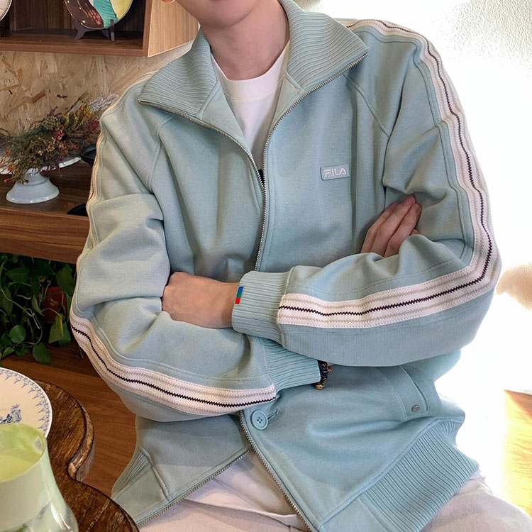 斐乐春季新款情侣款针织长袖外套