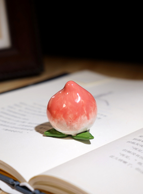 “吃个水蜜桃”手工陶瓷小摆件