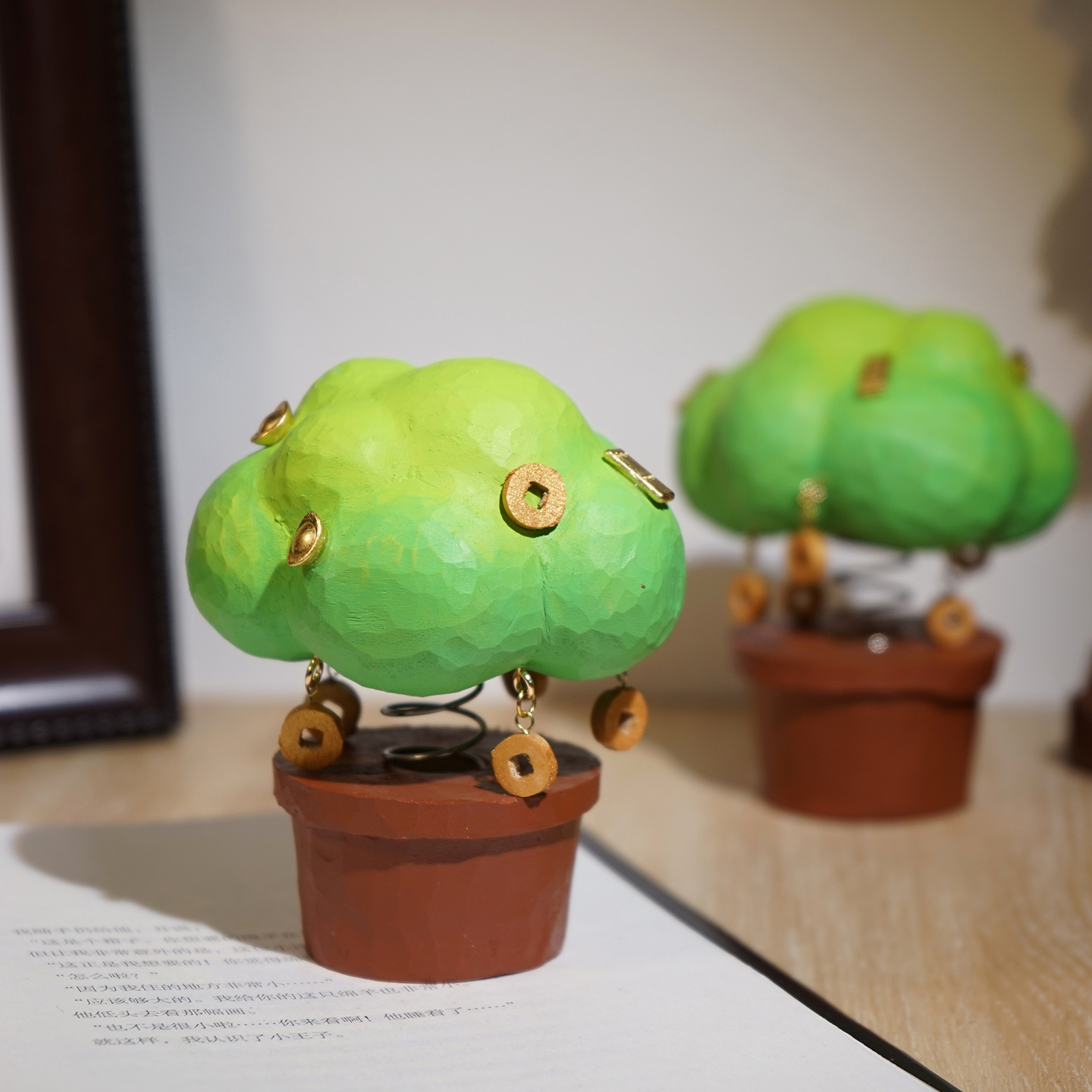 “摇钱发财树”手工木雕小摆件