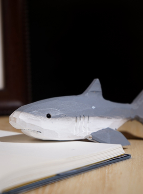 巨齿鲨手工木雕小摆件