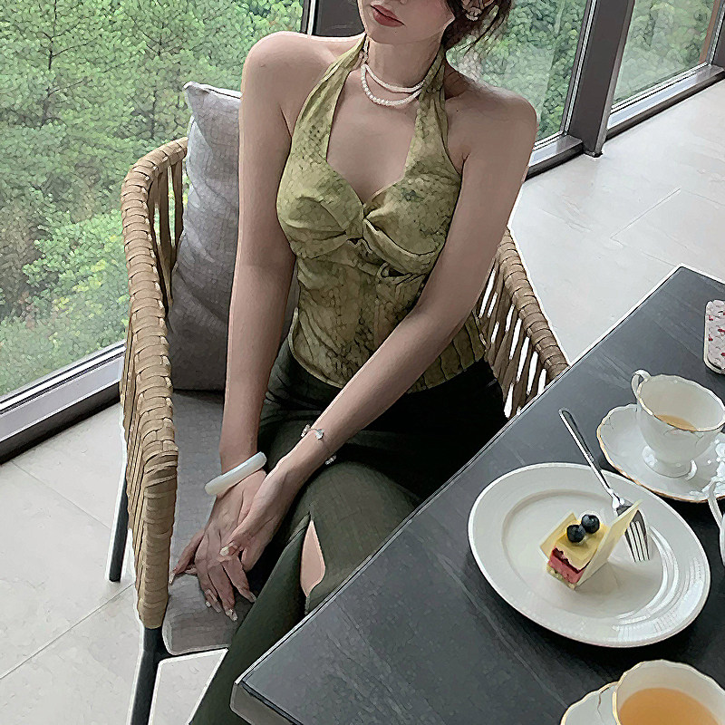 现货 大姐姐 迷人莫妮卡 挂脖扭结吊带小众设计感气质上衣