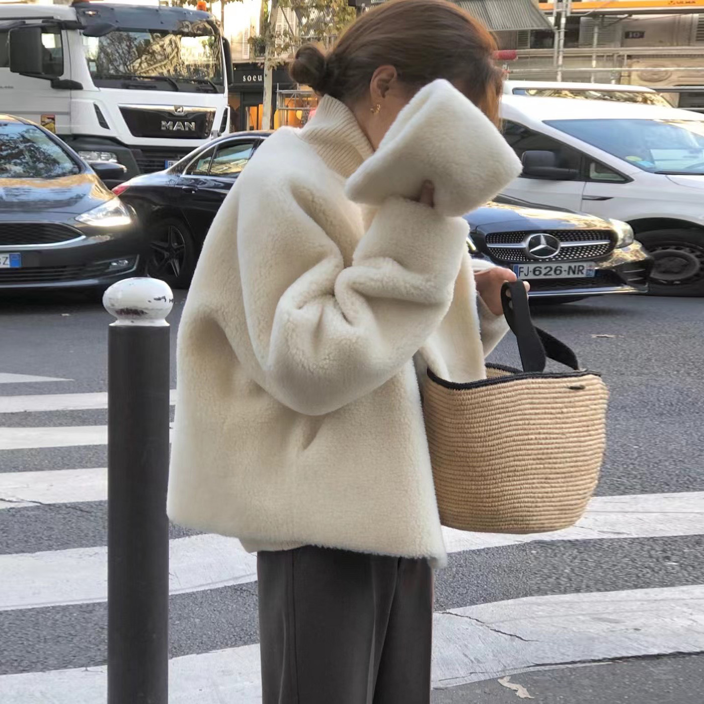 韩国毛茸茸羊羔毛外套配围巾套装