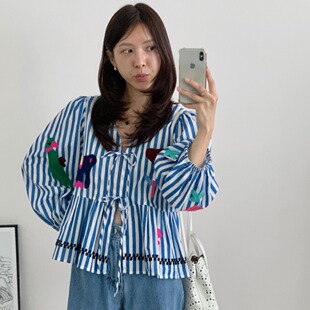 女度假上衣 衬衫 韩国东大门法式 重工刺绣条纹V领花卉贴布系带长袖