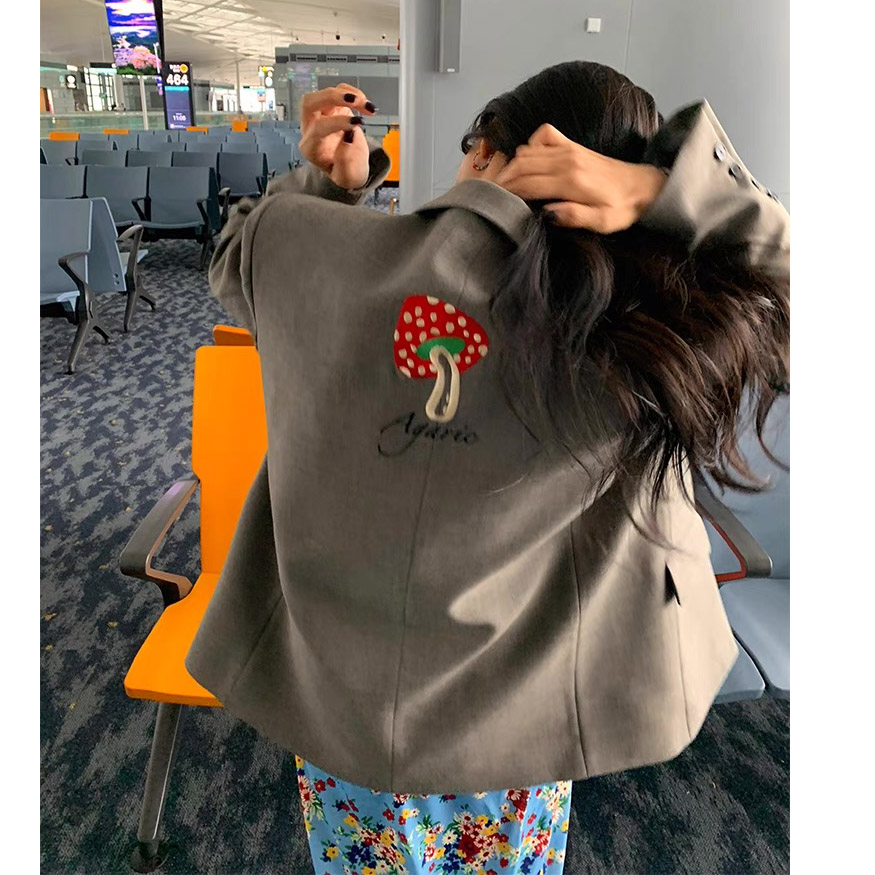 韩国后背草莓刺绣灰色西装外套女