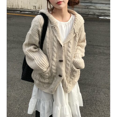 韩国牛角扣连帽针织毛衣外套