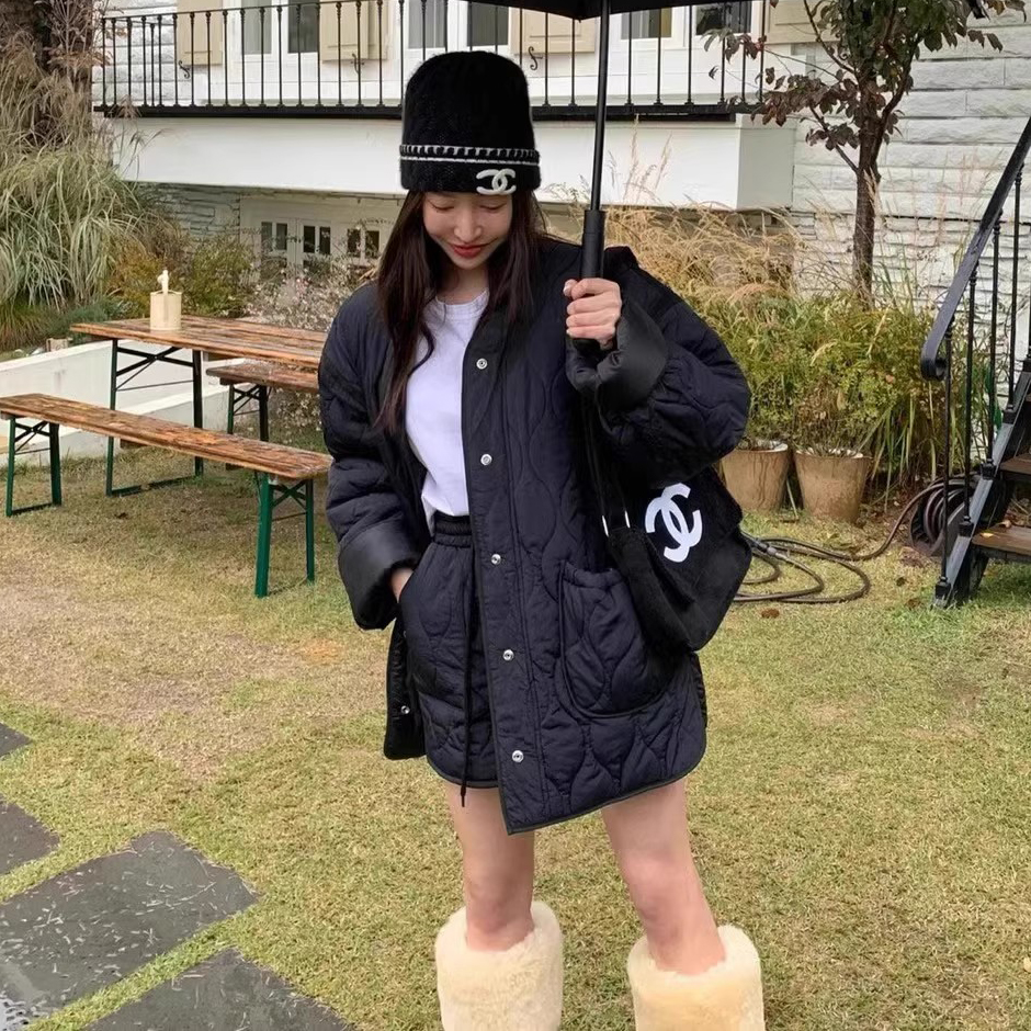 韩国东大门V领菱格波浪纹宽松开叉棉服外套女+松紧腰夹棉短裤套装