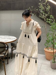 韩国东大门法式民族风V领荷叶袖流苏吊坠拼接褶皱宽松连衣裙长裙